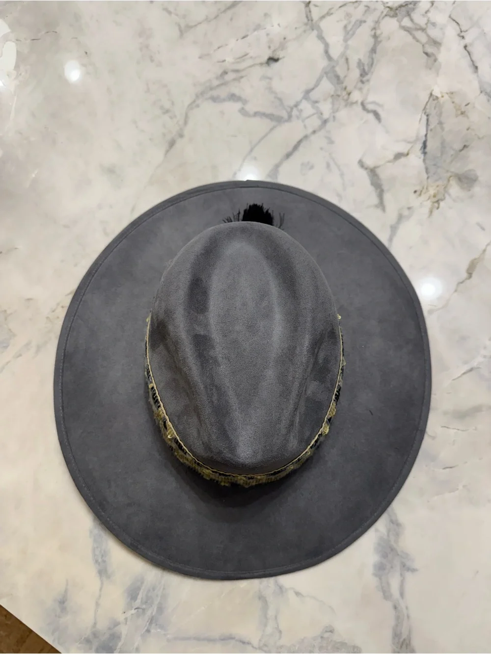 Palo de Yucca Wide-Brim Gray Felt Fedora with Patterned Band